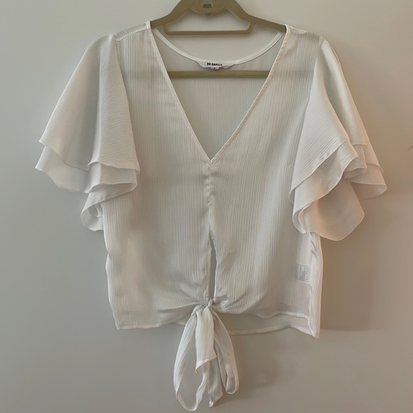 BB Dakota Tops - 🌸SOLD🌸 BB Dakota Crop Top